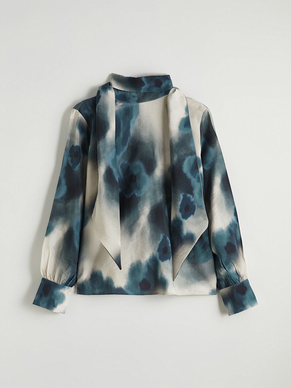 Haki Şal Yaka Batik Desenli Bluz-6