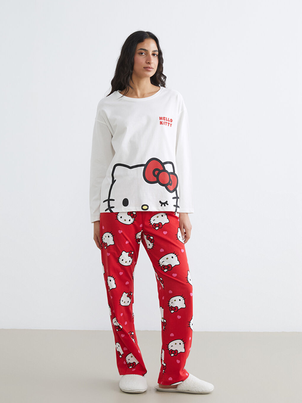 Kırmızı Hello Kitty Baskılı Kadın Pijama Takım-1