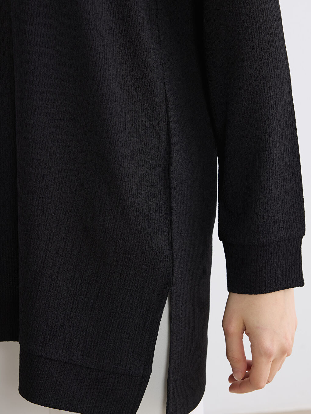 Siyah Bisiklet Yaka Dokulu Kadın Tunik	-2