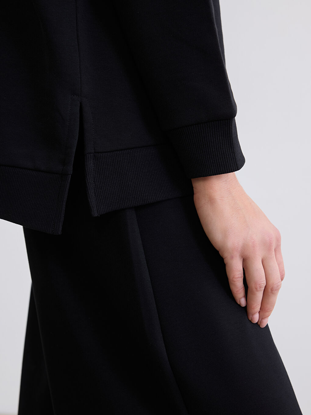 Siyah Dik Yaka Kadın Sweatshirt Tunik-3