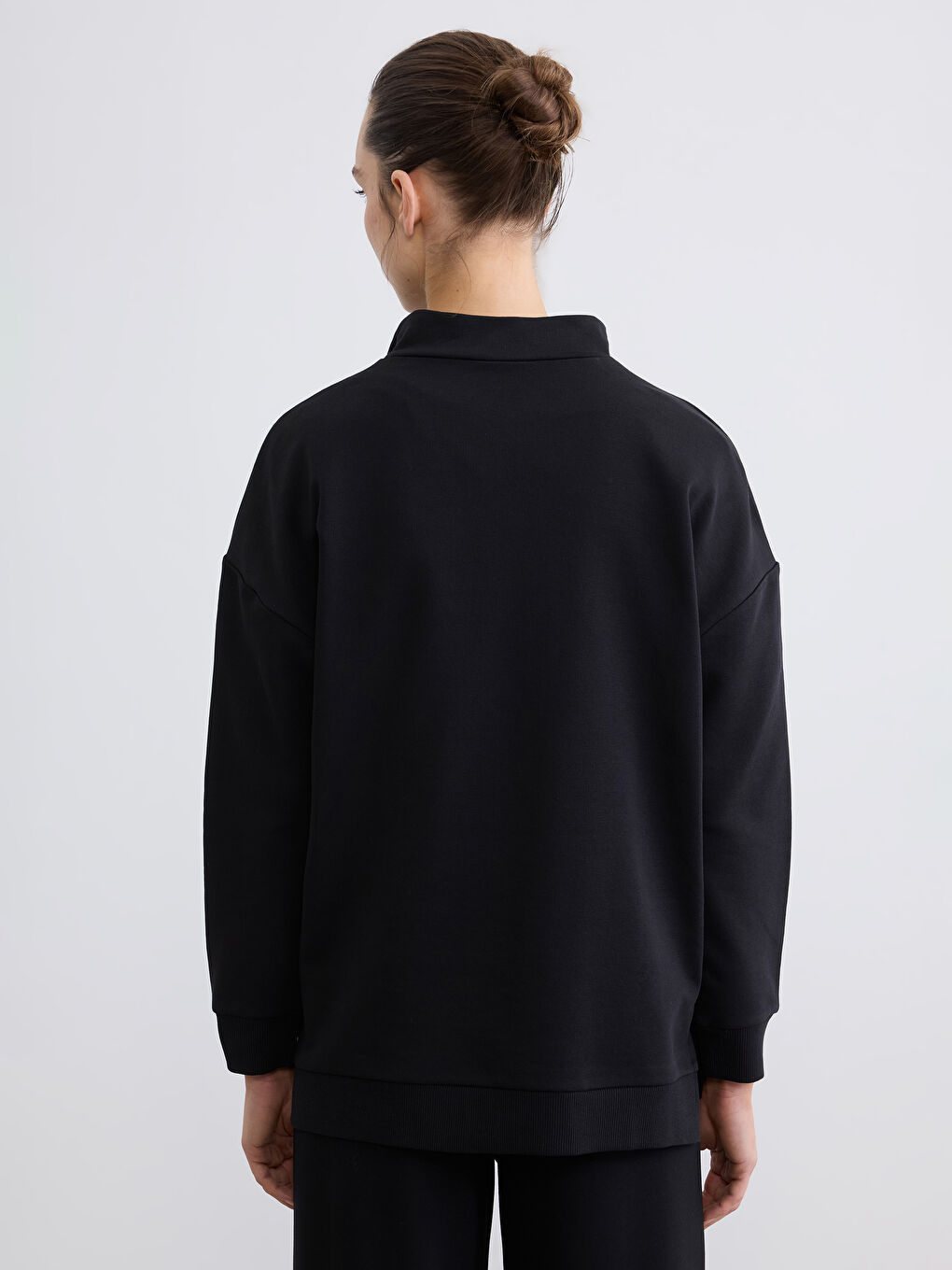 Siyah Dik Yaka Kadın Sweatshirt Tunik-4