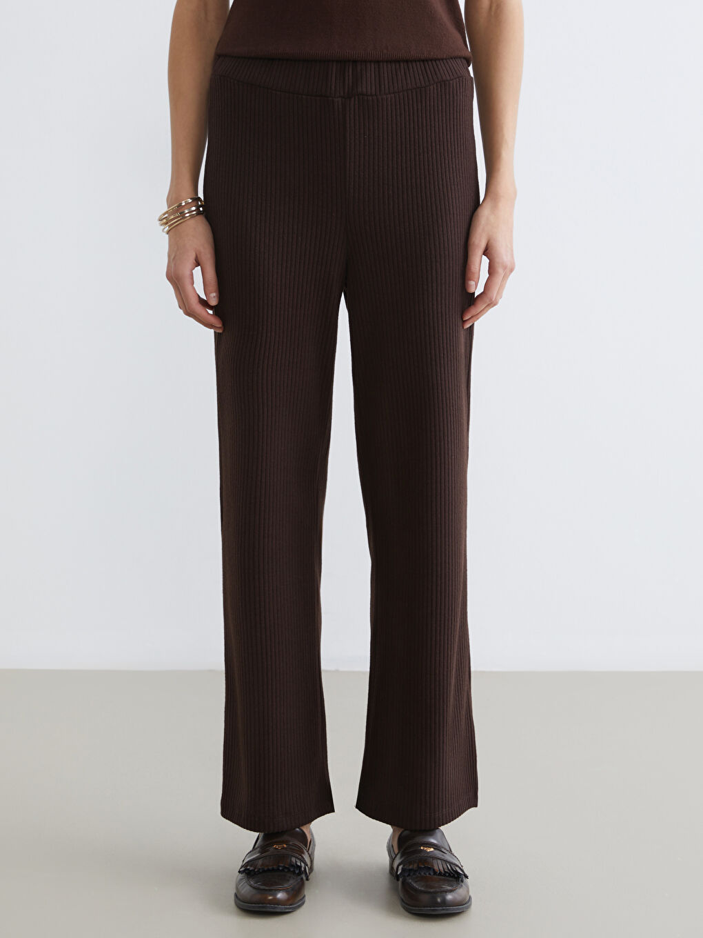 Kahverengi Beli Lastikli İspanyol Paça Kadın Pantolon-1