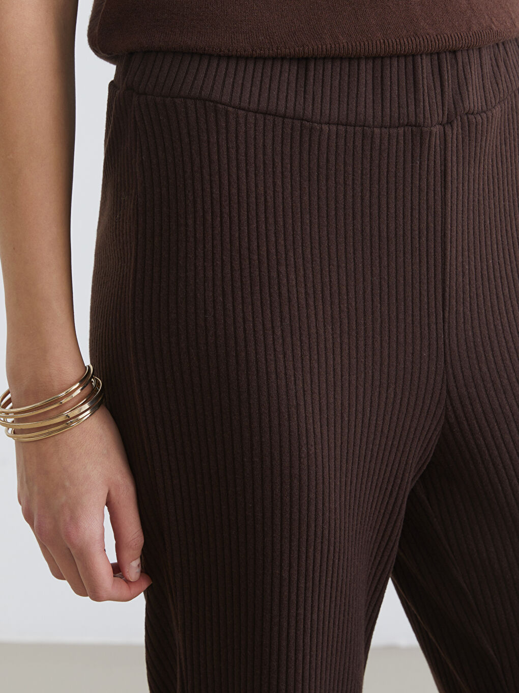 Kahverengi Beli Lastikli İspanyol Paça Kadın Pantolon-2