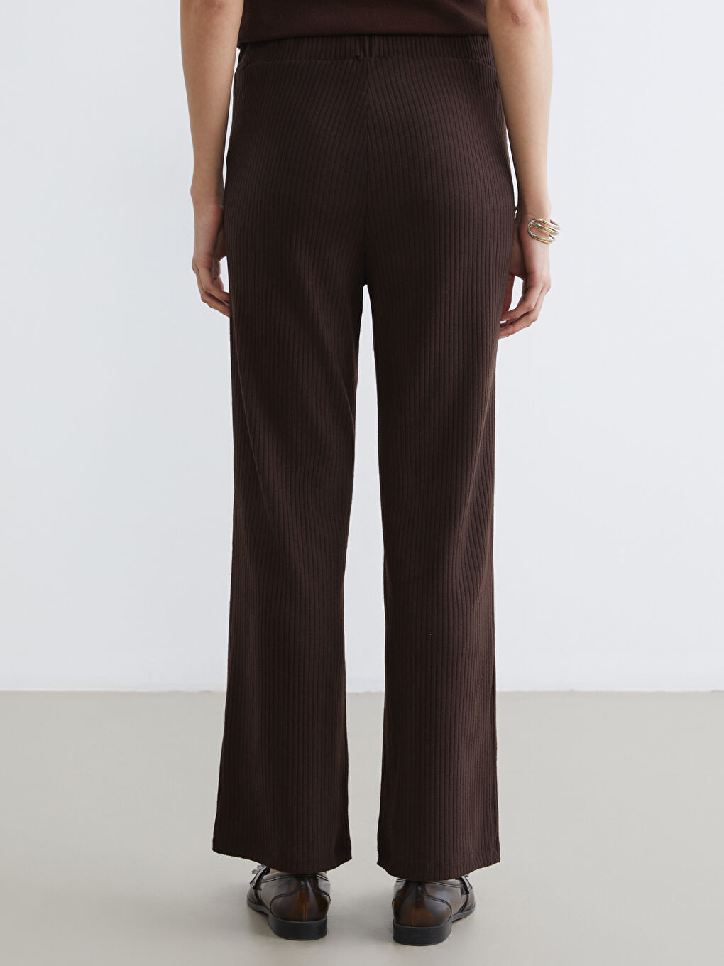 Kahverengi Beli Lastikli İspanyol Paça Kadın Pantolon-3