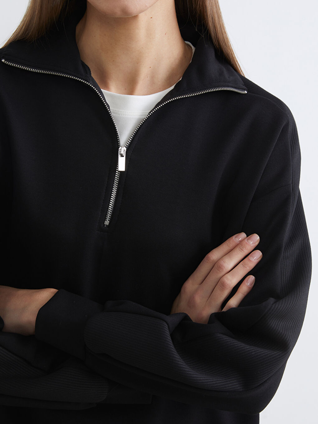 Siyah Dik Yaka Kadın Fermuarlı Sweatshirt-2