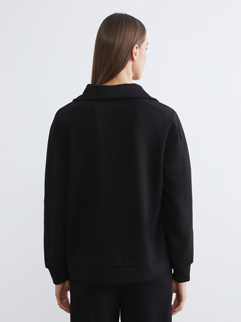 Siyah Dik Yaka Kadın Fermuarlı Sweatshirt-3
