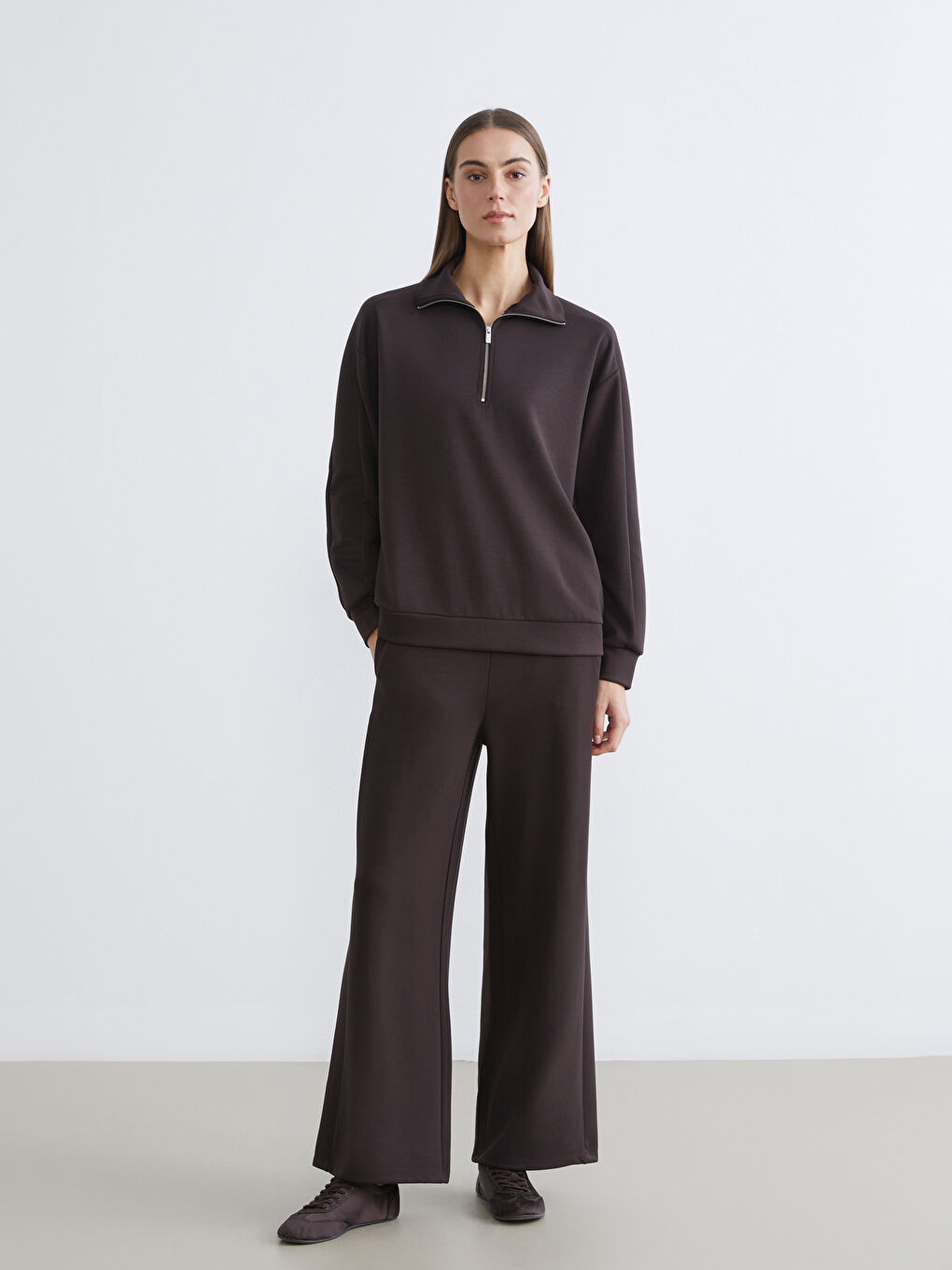 Kahverengi Dik Yaka Kadın Fermuarlı Sweatshirt-1