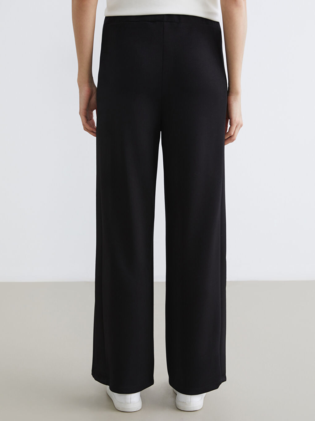 Siyah Beli Lastikli Kadın Eşofman Altı	-3