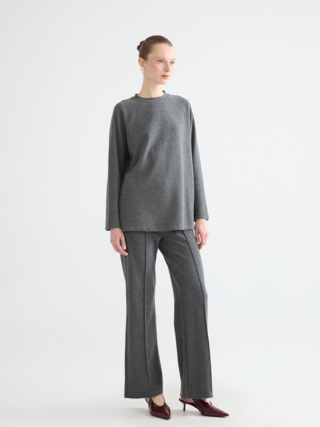 Antrasit Bisiklet Yaka Kadın Tişört-1