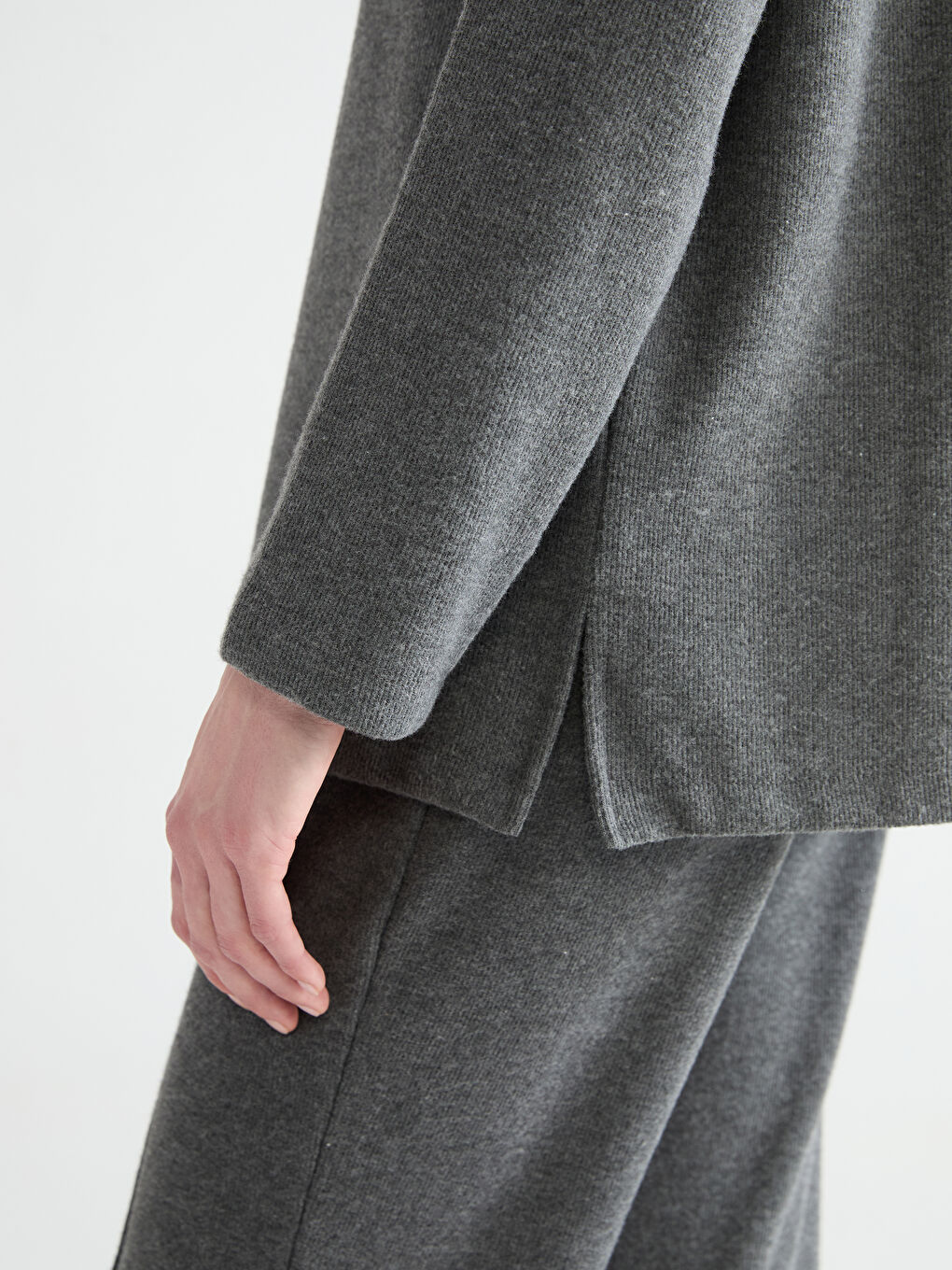 Antrasit Bisiklet Yaka Kadın Tişört-3