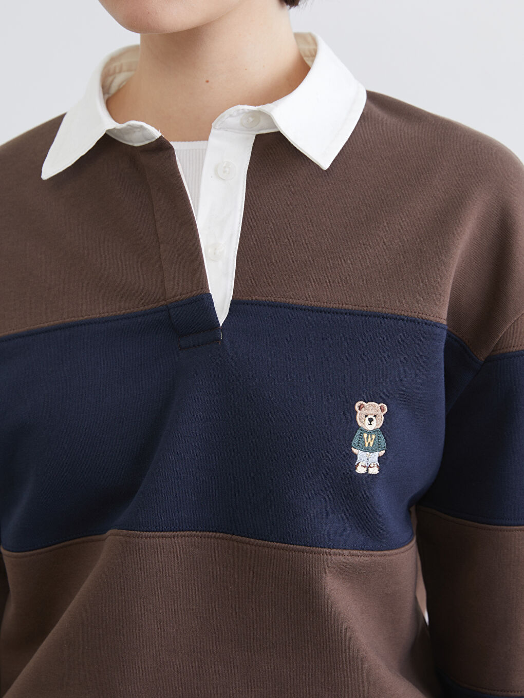 Lacivert Polo Yaka Ayı Nakışlı Kadın Kalın Sweatshirt-2