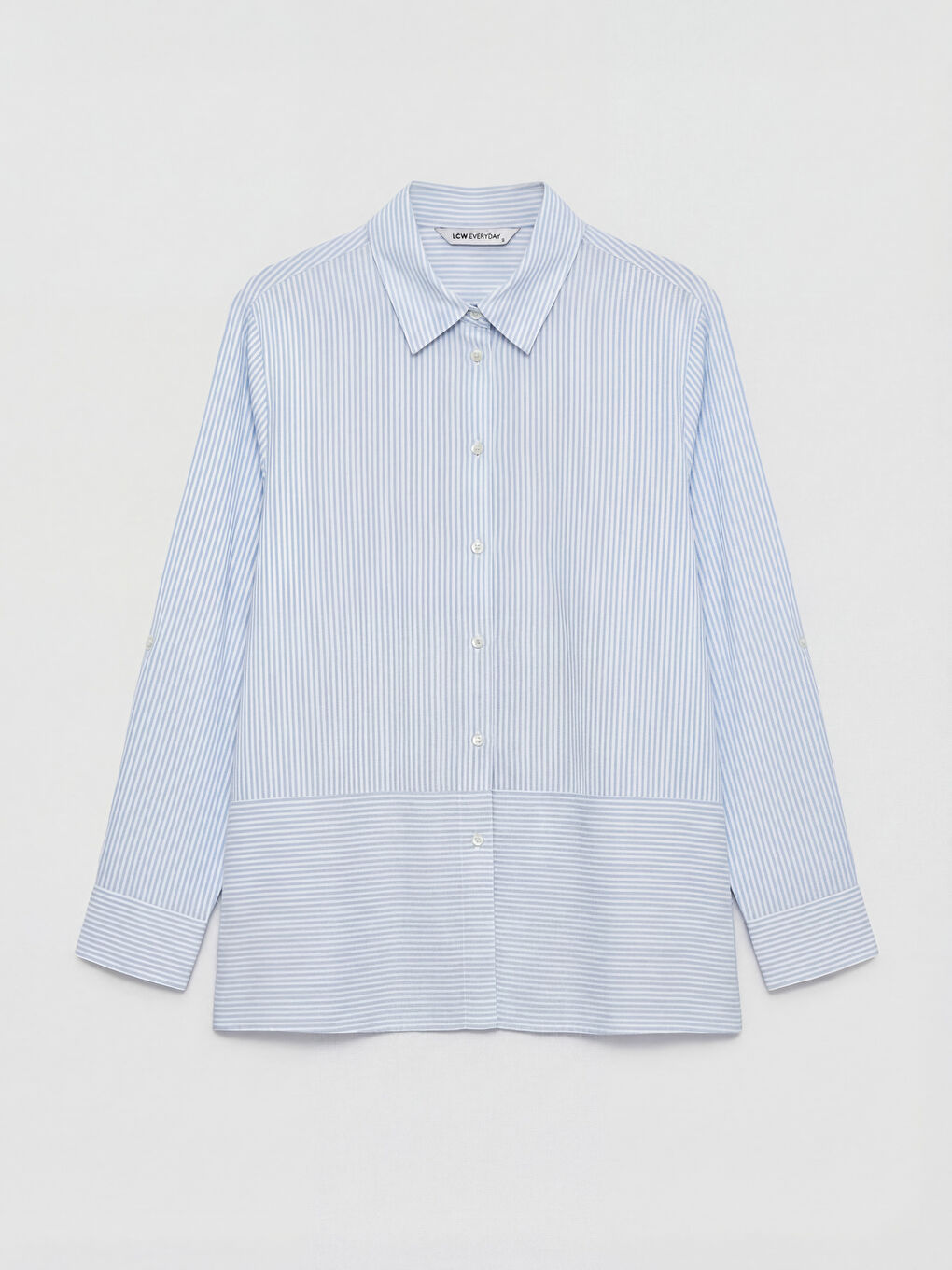 ქალი ლურჯი პერანგი-4