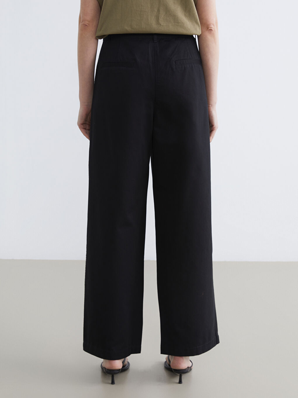Loose Fit Pleated Women's Trousers-3