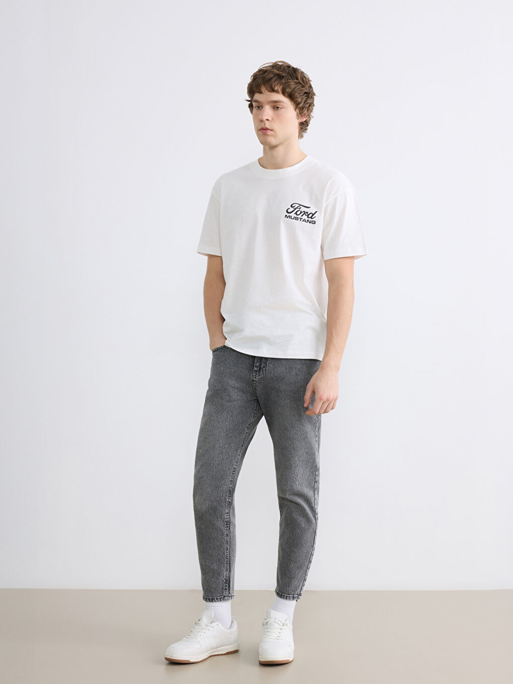 Ekru Bisiklet Yaka Ford Baskılı Erkek Tişört-1