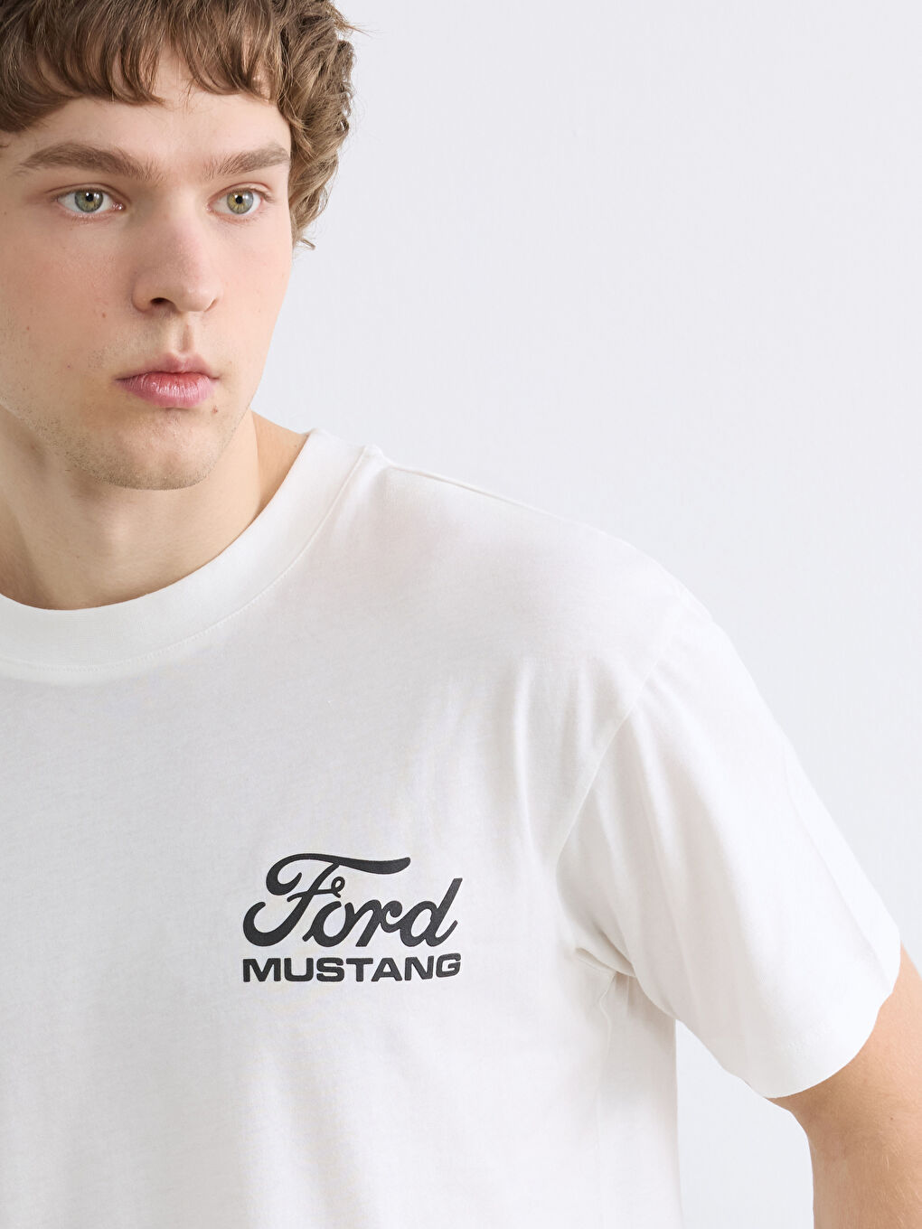 Ekru Bisiklet Yaka Ford Baskılı Erkek Tişört-2
