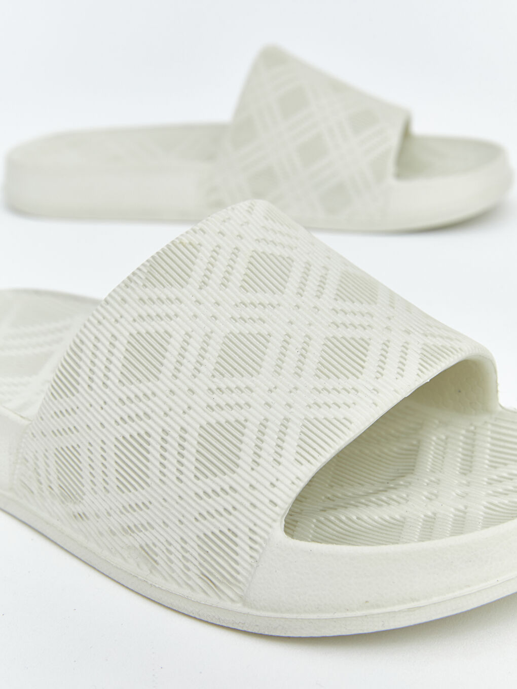 Bej Tek Bantlı Kadın Terlik-1