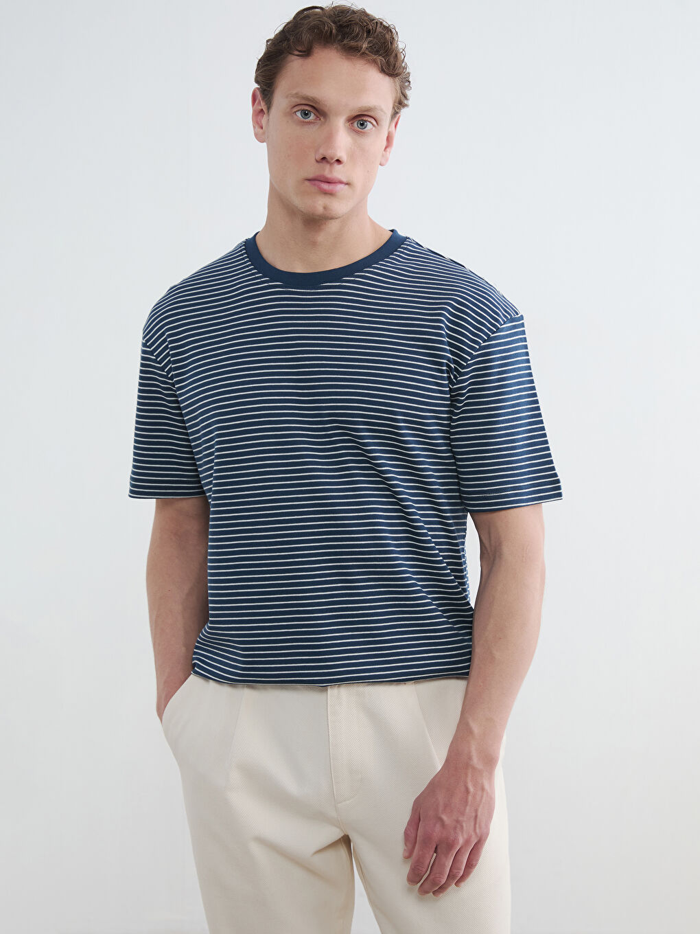 T-shirt à rayures à col rond pour homme