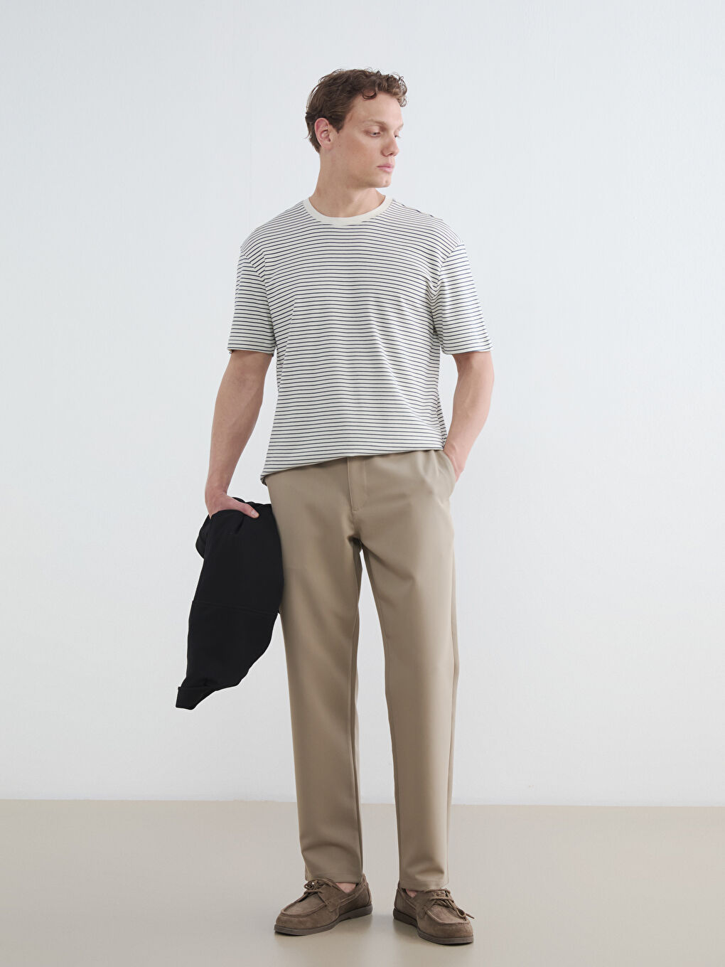 Мъжка раирана тениска с обло деколте-1