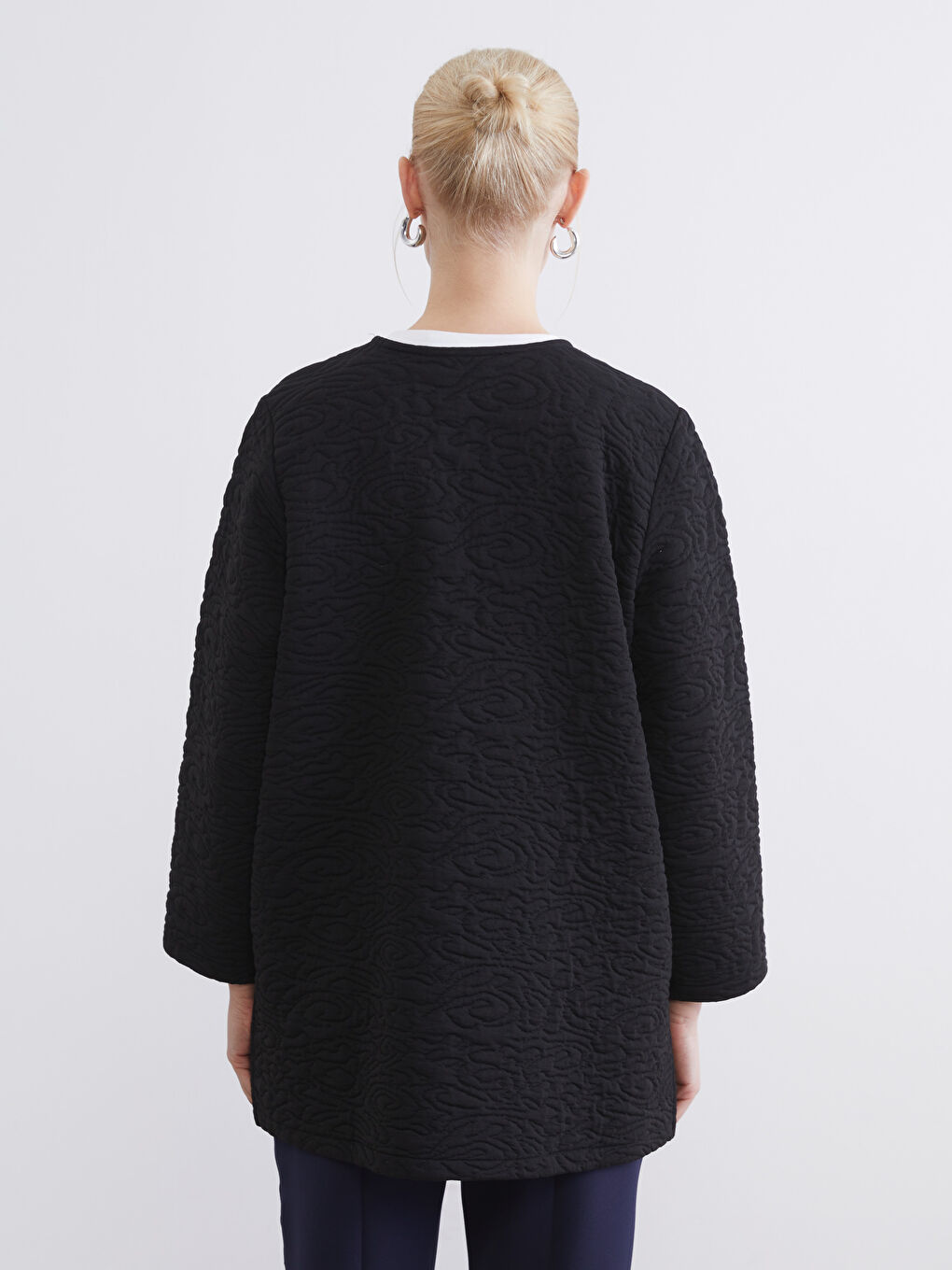 Siyah V Yaka Kendinden Desenli Kadın Hırka-3