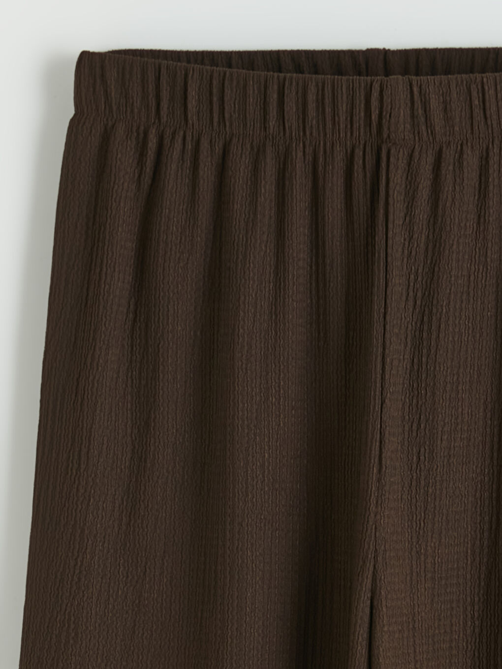 Ženske pantalone sa elastičnim strukom i teksturom-5