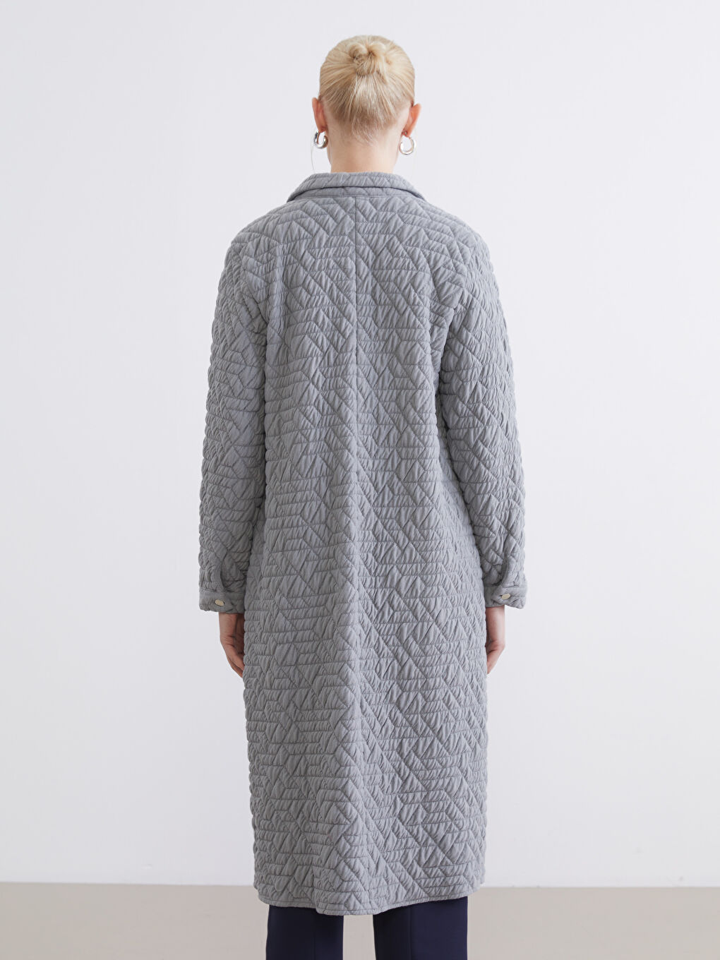 Gri Gömlek Yaka Kendinden Desenli Kadın Ferace-4