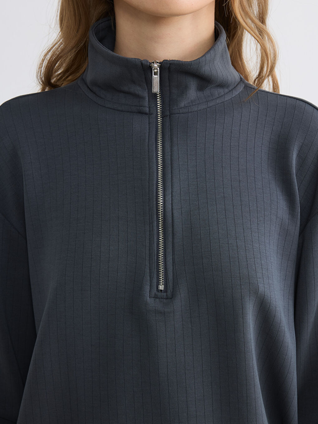 Мягкий на ощупь оверсайз женский свитшот-3