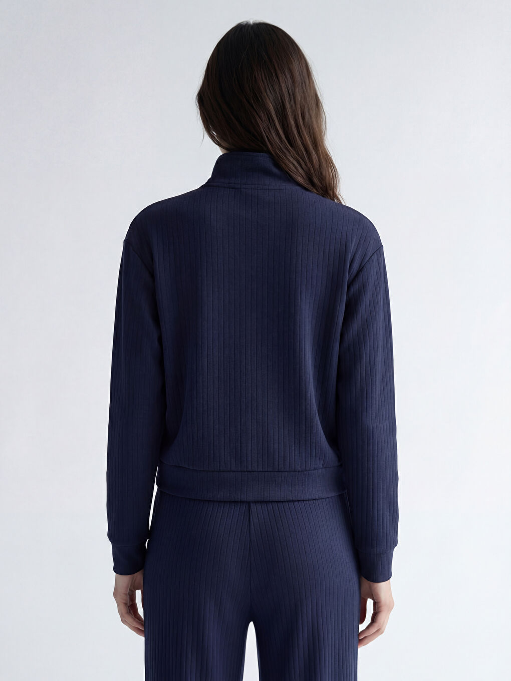 Мягкий на ощупь оверсайз женский свитшот-3