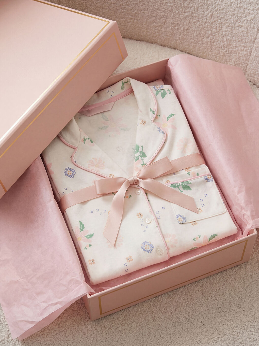 Ekru Gömlek Yaka Çiçekli Kadın Pijama Takımı