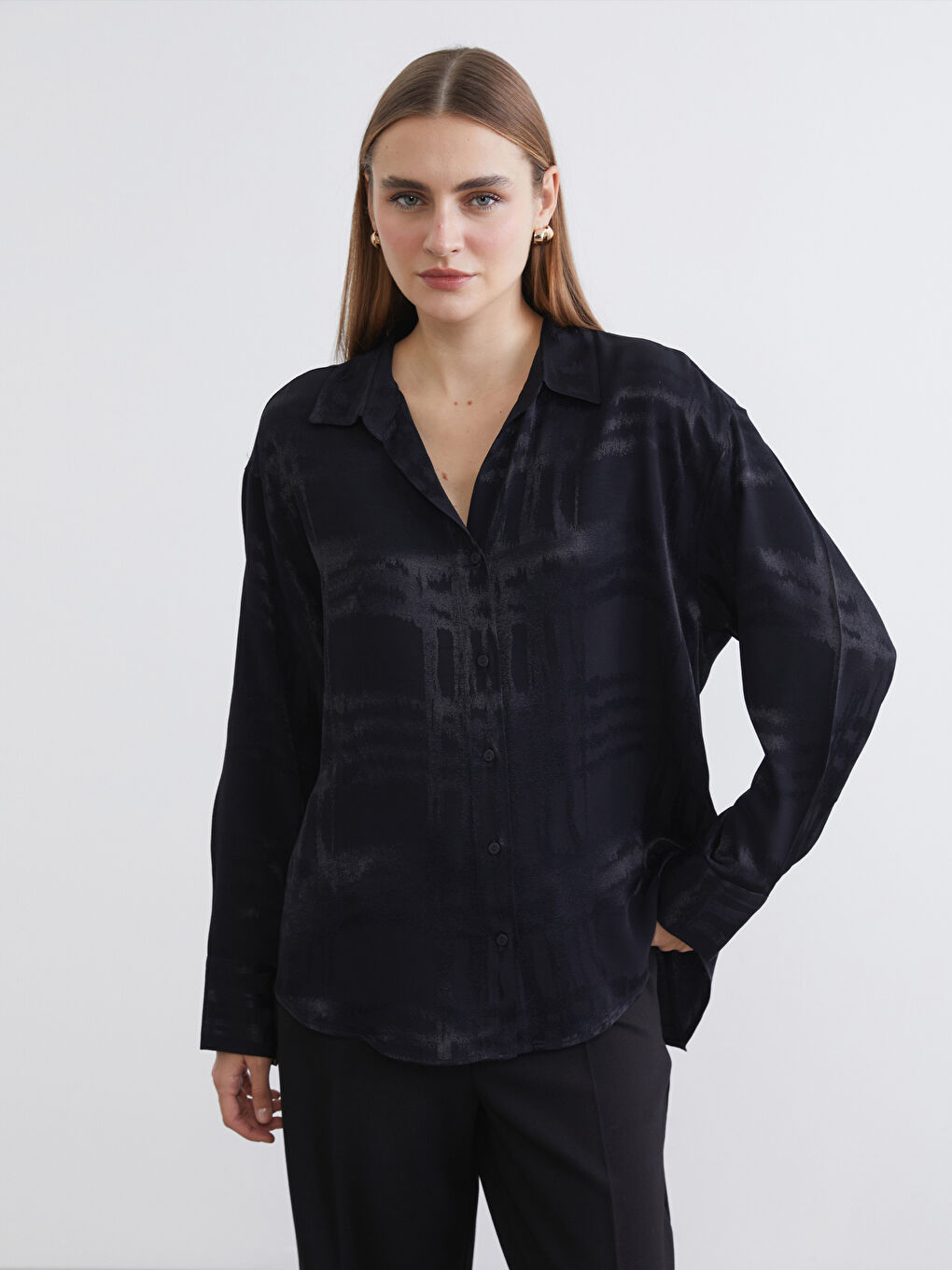 Siyah Desenli Kadın Gömlek