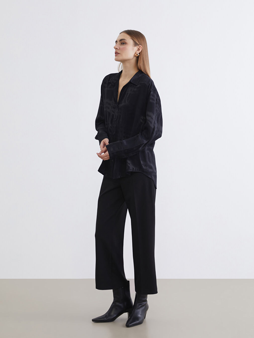 Siyah Desenli Kadın Gömlek-1