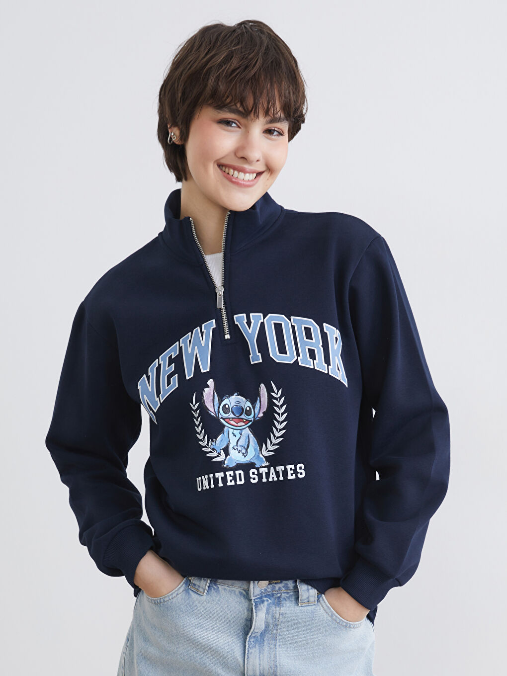 Lacivert Dik Yaka Stitch Baskılı Oversize Kadın Sweatshirt