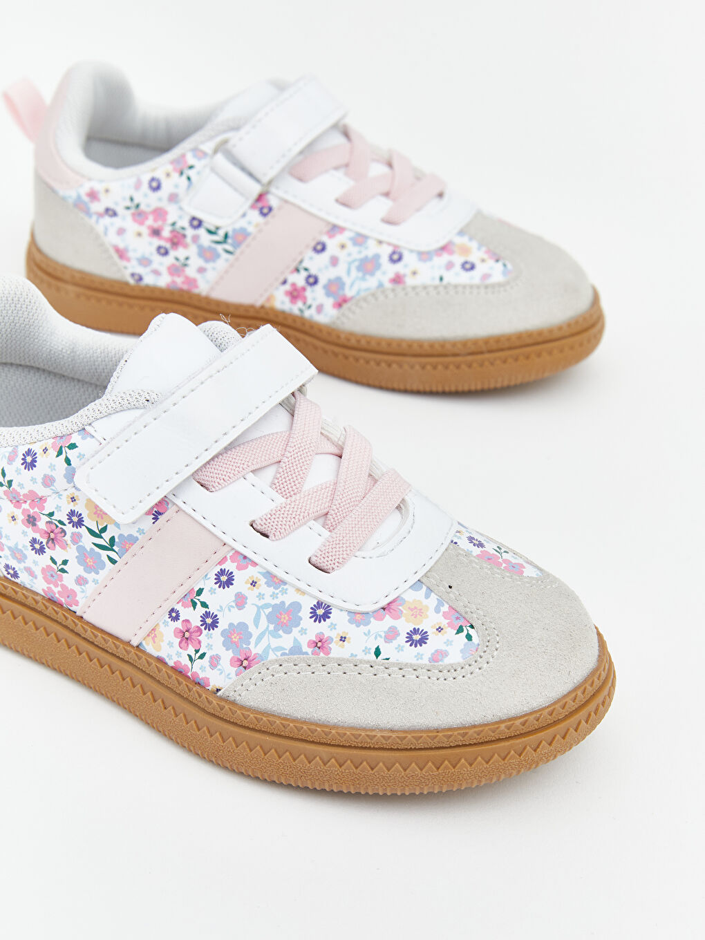 Beyaz Çiçek Baskılı Kız Bebek Spor Çantası-2