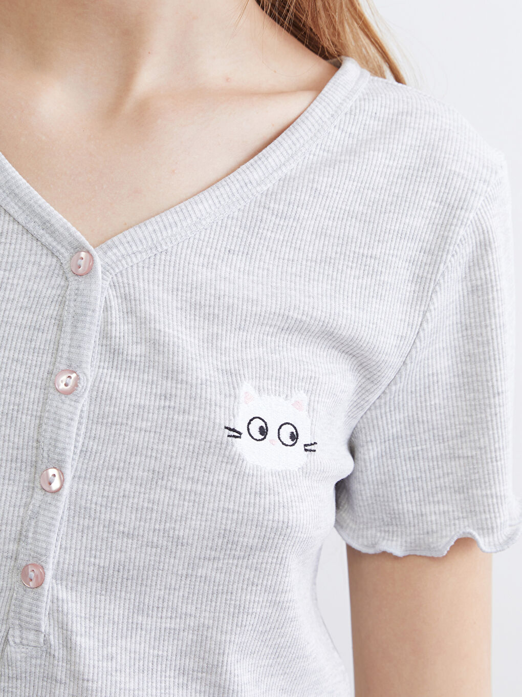 V-Neck Embroidered Women's Pajama Set-2