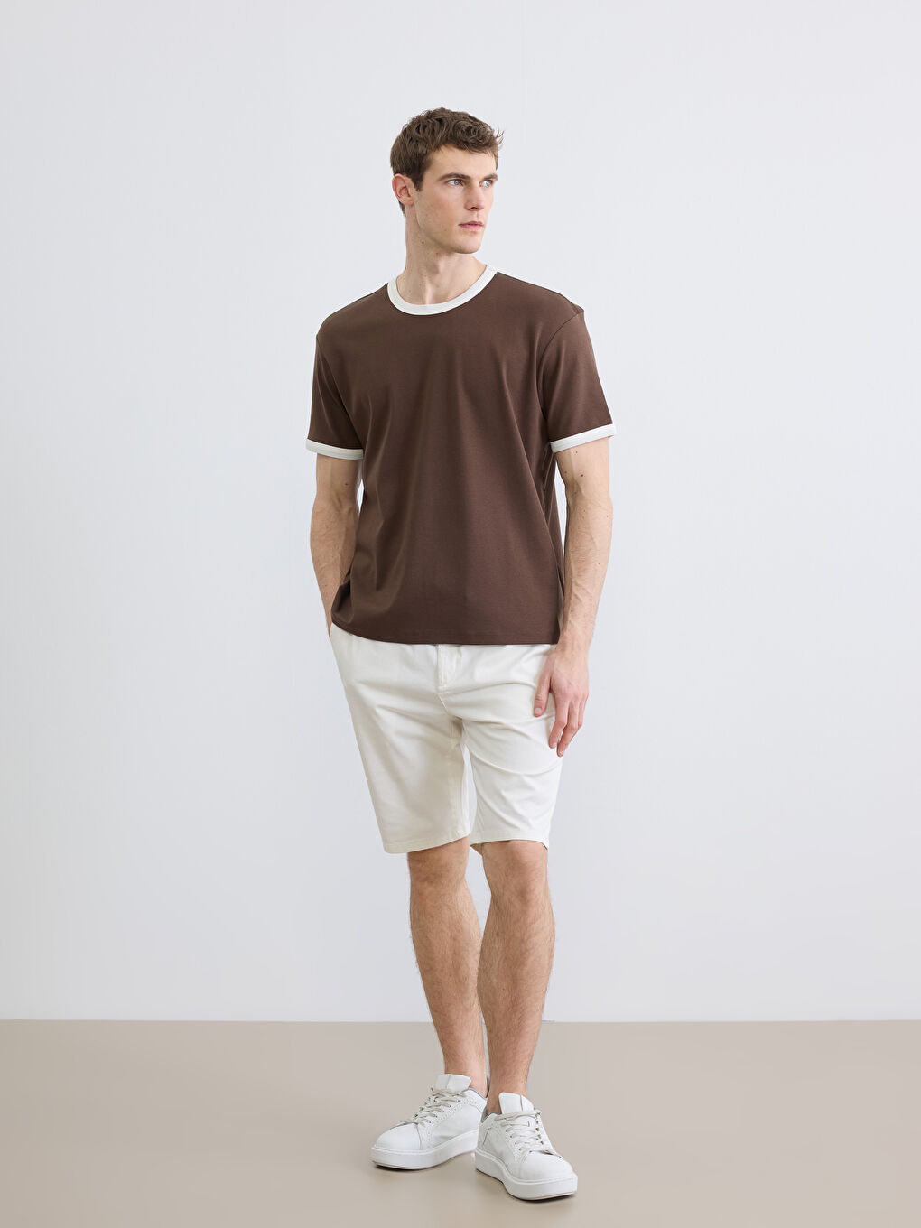 Мужчины Коричневый Футболка-1