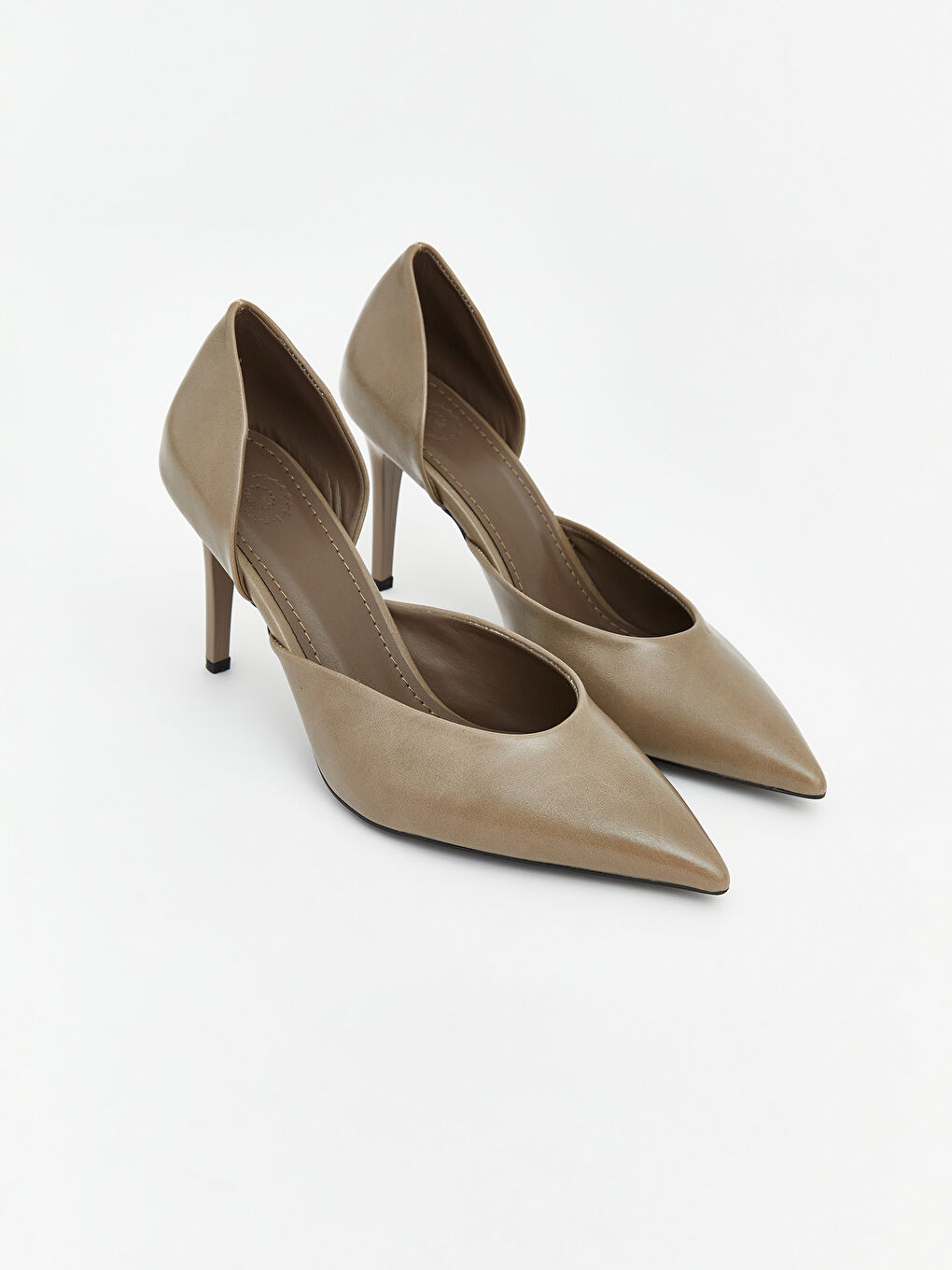 Kahverengi Sivri Burun Kadın Topuklu Ayakkabı