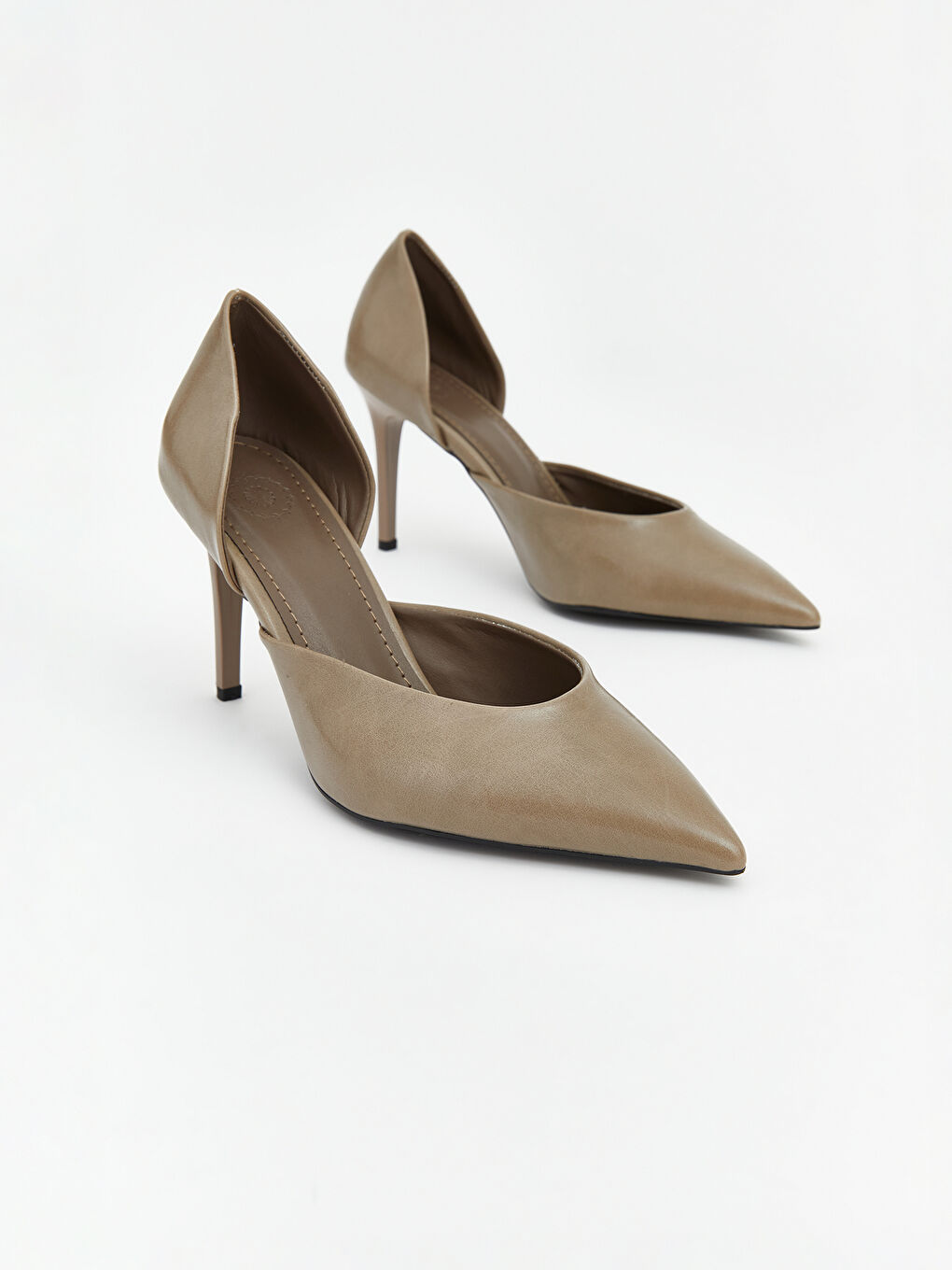 Kahverengi Sivri Burun Kadın Topuklu Ayakkabı-2