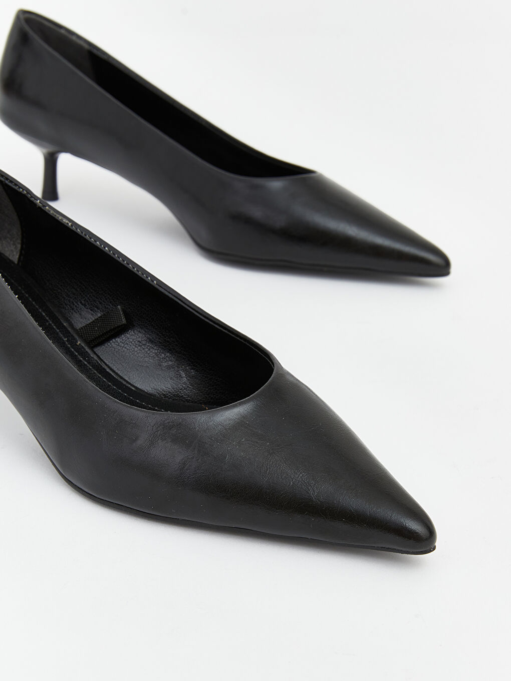 Siyah Sivri Burun Kadın Topuklu Ayakkabı-2