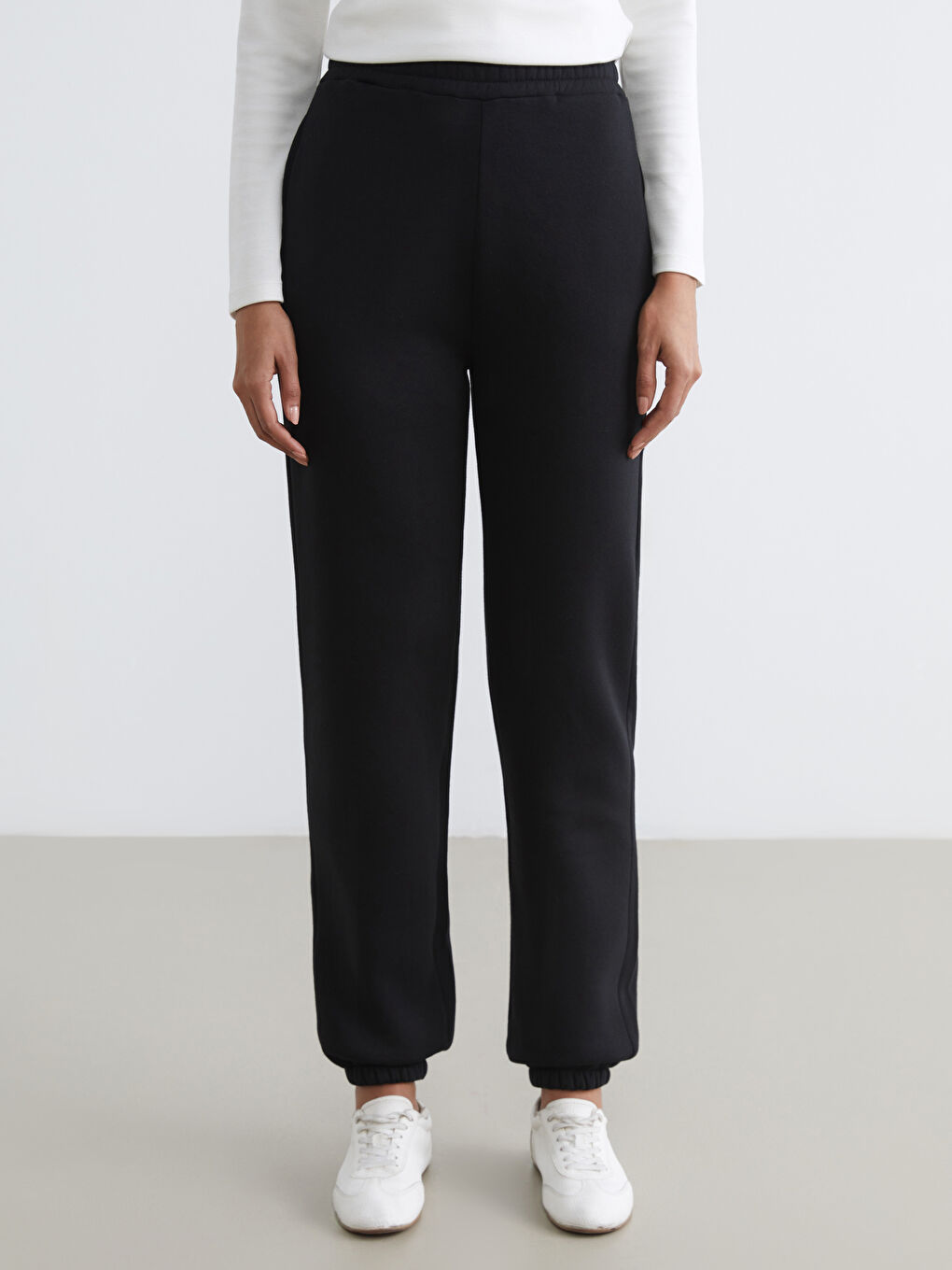 Women's Jogger Sweatpants with Elastic Waistband-1