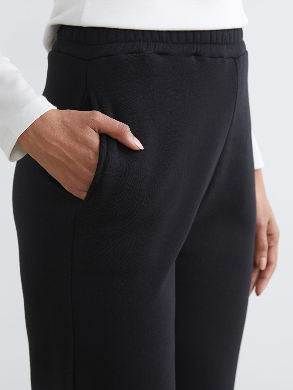 Women's Jogger Sweatpants with Elastic Waistband-2