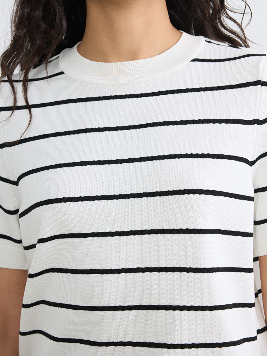Ekru Bisiklet Yaka Çizgili Kadın Triko Kazak-2