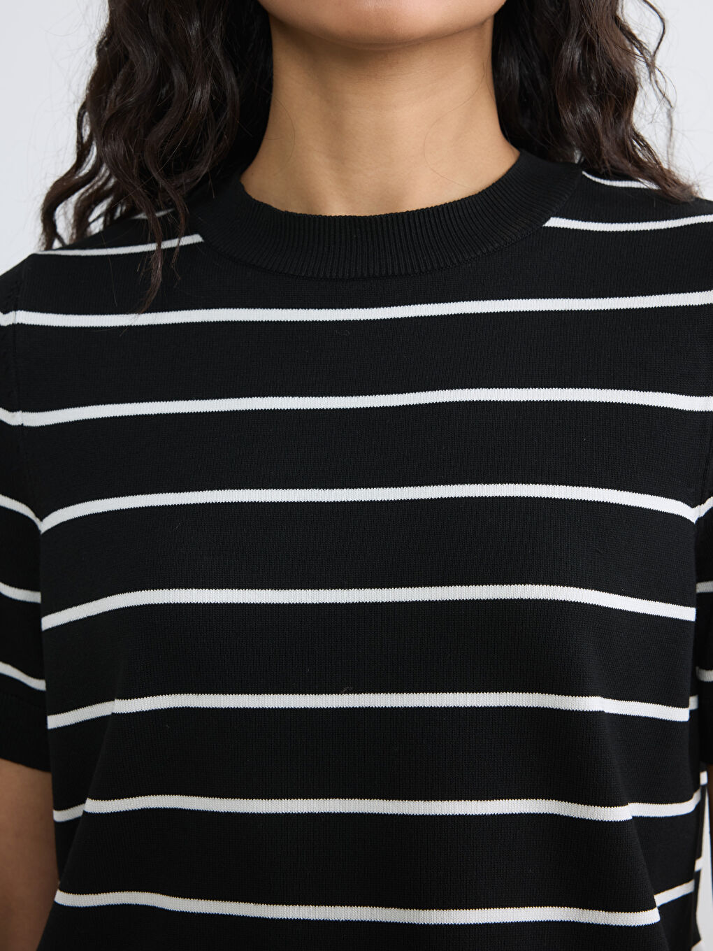 Siyah Bisiklet Yaka Çizgili Kadın Triko Kazak-2