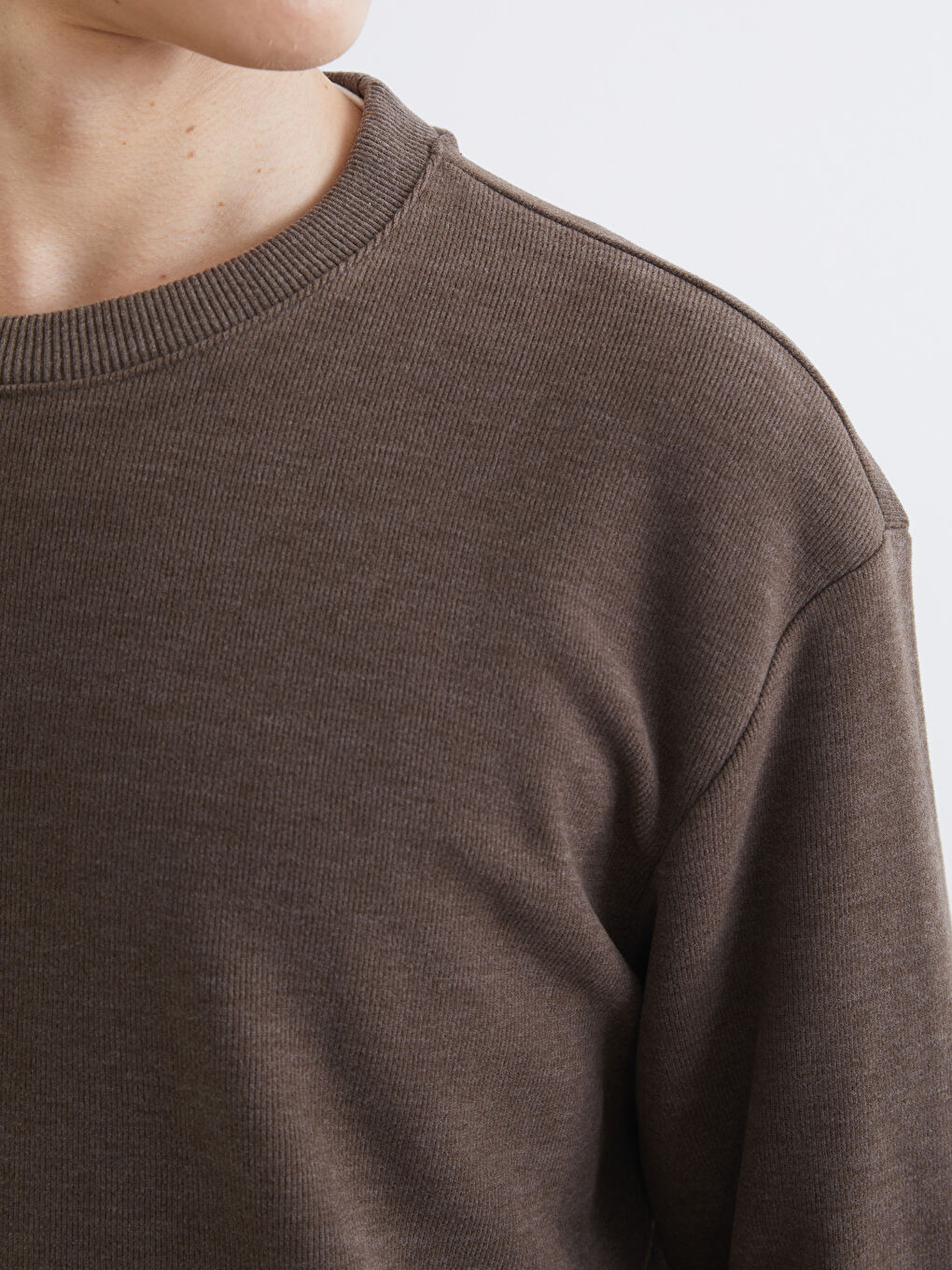 მრგვალი საყელო მამაკაცის სპორტული ზედა-2