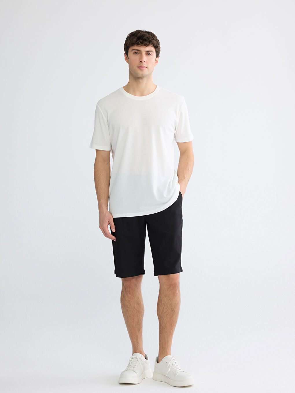 Beyaz Bisiklet Yaka Penye Erkek Tişört-1