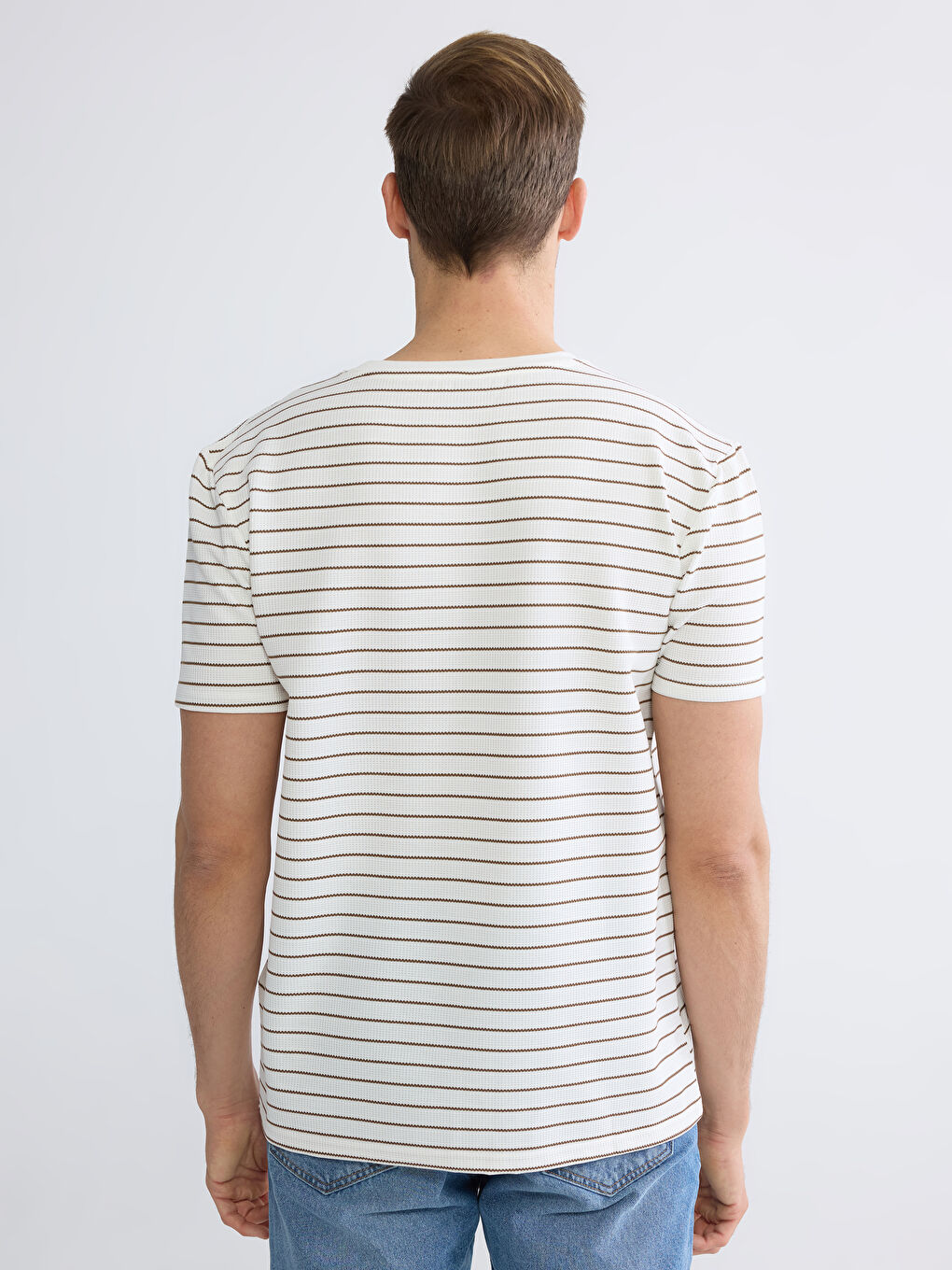 Beyaz Bisiklet Yaka Çizgili Erkek Tişört-3