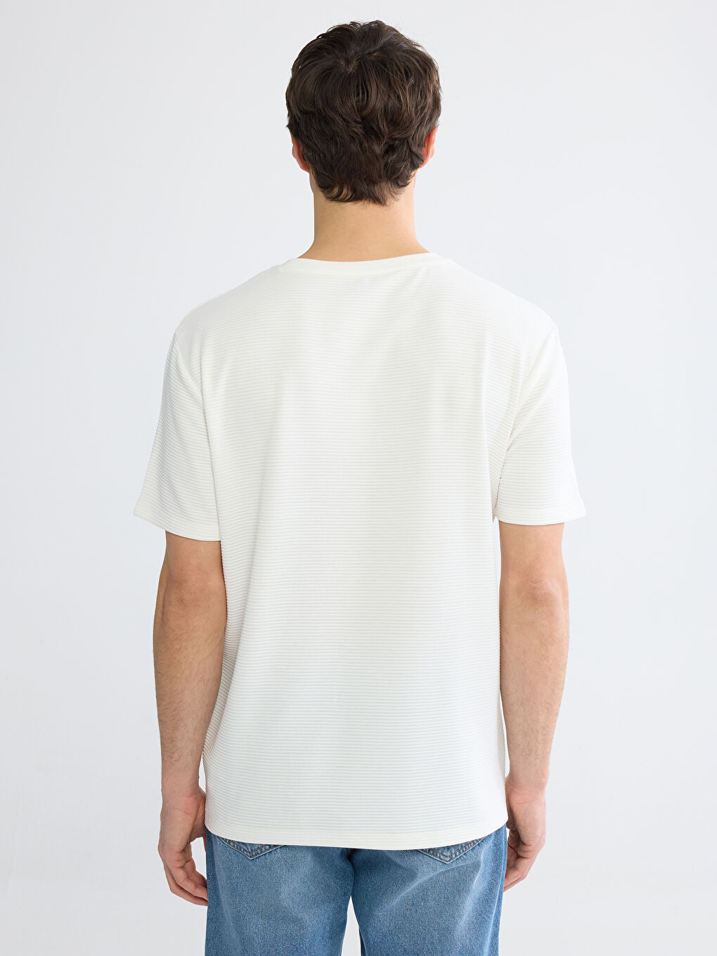 Beyaz Bisiklet Yaka Dokulu Erkek Tişört-3