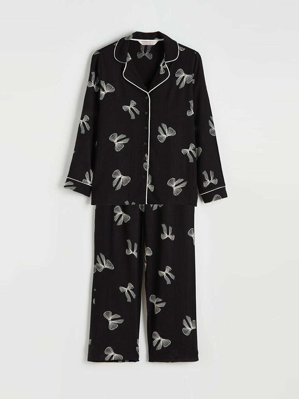 Siyah Gömlek Yaka Fiyonk Desenli Kadın Pijama Takım