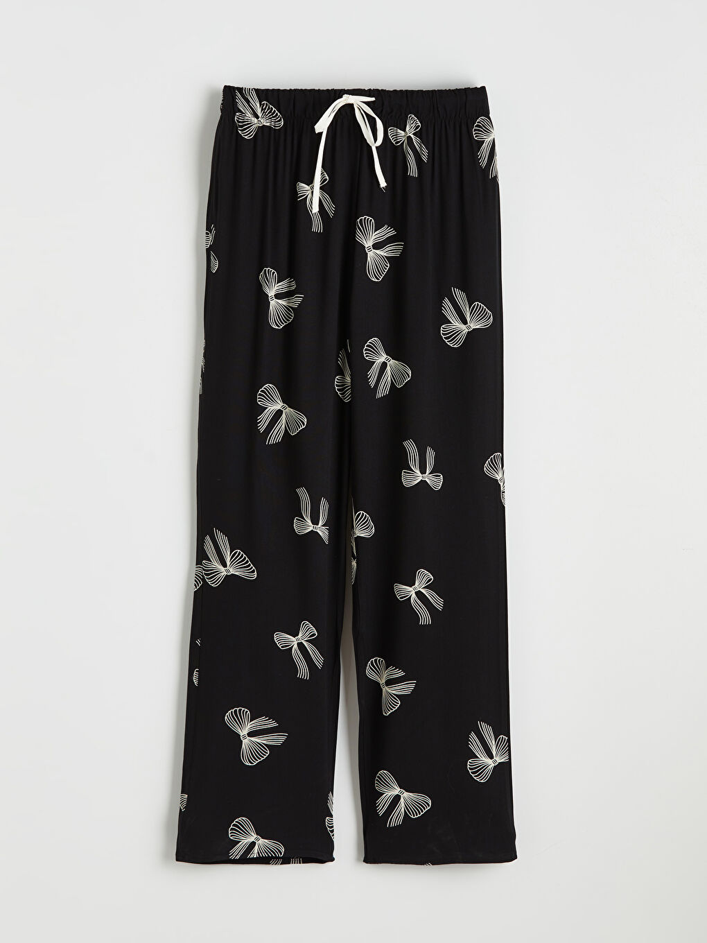 Siyah Gömlek Yaka Fiyonk Desenli Kadın Pijama Takım-2