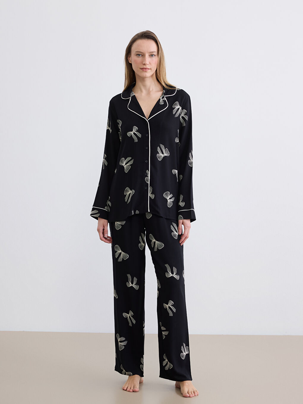 Set pidžama za žene sa mašnom na kragni košulje-1