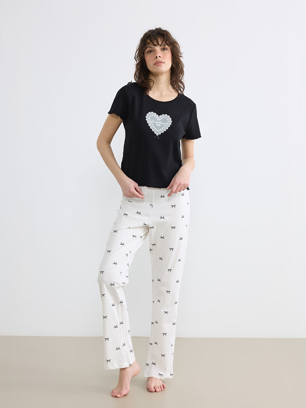 Ekru Bisiklet Yaka Baskılı Kadın Pijama Takım-1