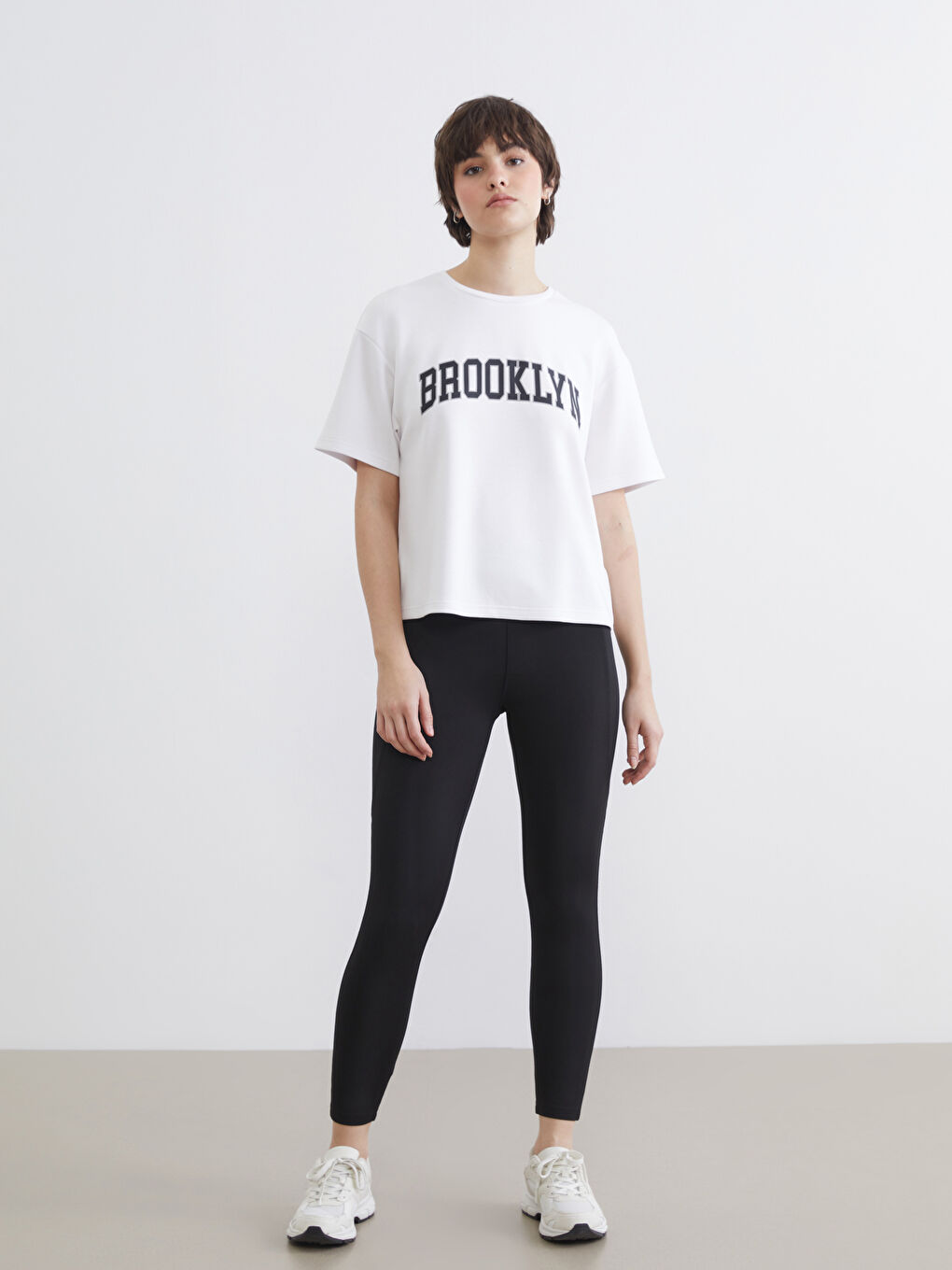 Γυναίκα ΛΕΥΚΟ Μπλουζάκι-1